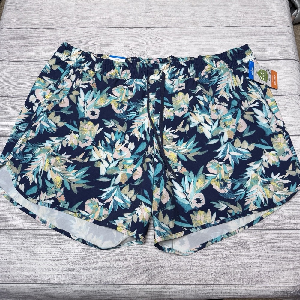 Columbia Women Bogata Bay Tropical Printed Stretch Shorts Multi Plus Size 2X NWT